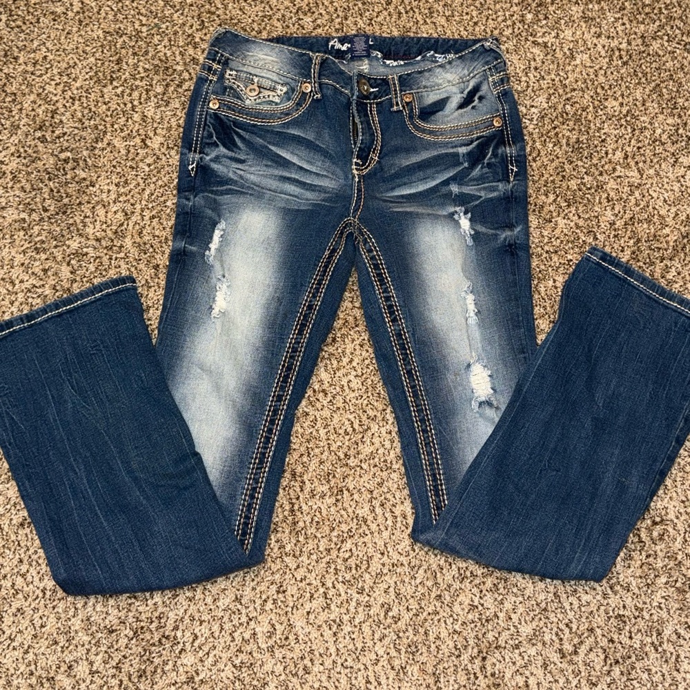 Nice gently used women’s/juniors amethyst jeans, size 11